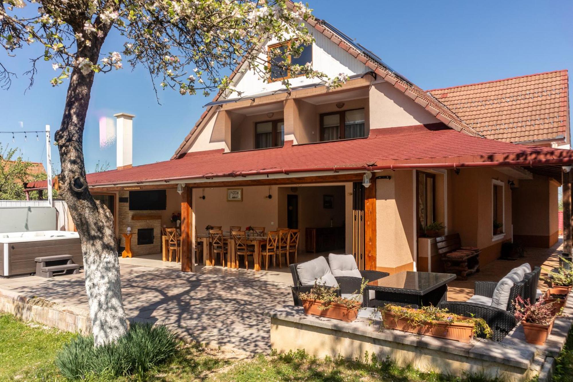 Vila Crisalia Sibiel -Sibiu (Adults Only) Otel Dış mekan fotoğraf